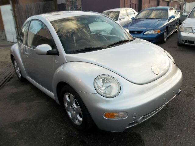 2002 Volkswagen New Beetle Quad Cab 4x2 Shortbox XLT
