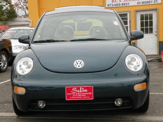 2002 Volkswagen New Beetle Quad Cab 4x2 Shortbox XLT