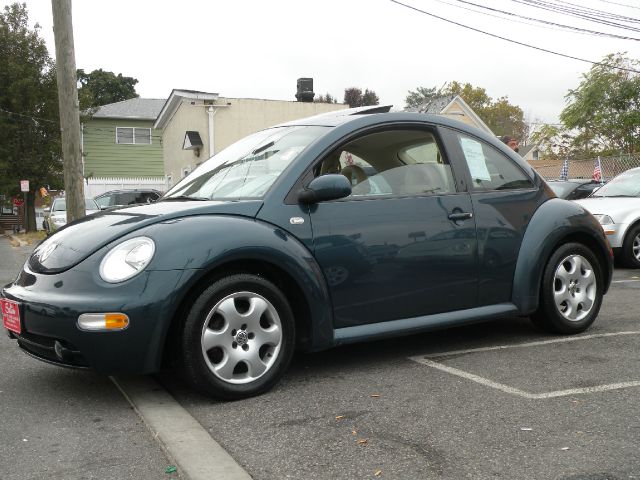 2002 Volkswagen New Beetle Quad Cab 4x2 Shortbox XLT