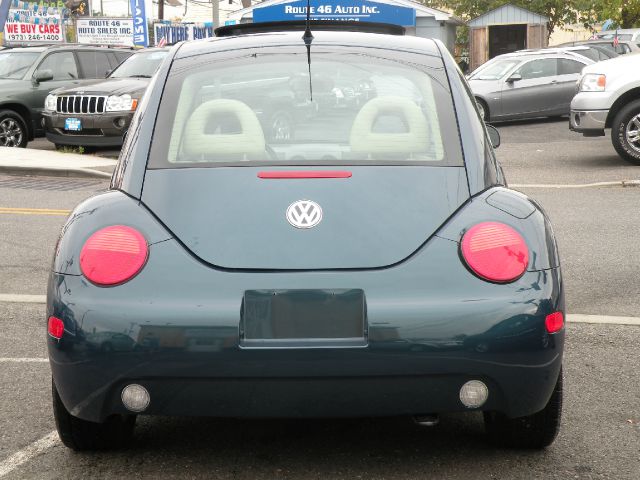 2002 Volkswagen New Beetle Quad Cab 4x2 Shortbox XLT