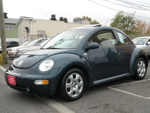 2002 Volkswagen New Beetle Quad Cab 4x2 Shortbox XLT