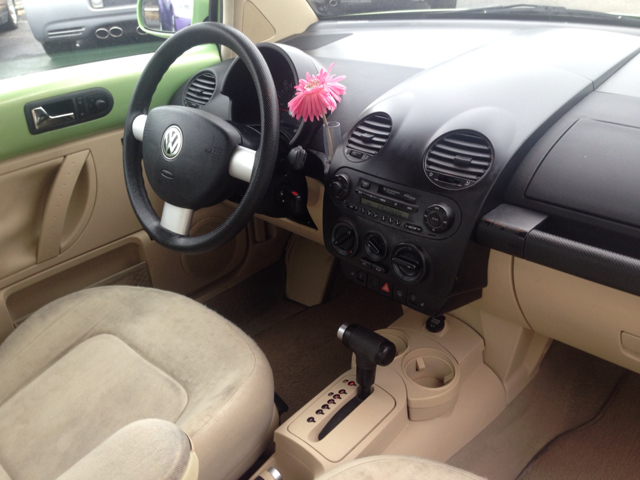 2002 Volkswagen New Beetle Quad Cab 4x2 Shortbox XLT