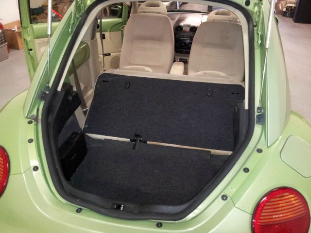 2002 Volkswagen New Beetle Quad Cab 4x2 Shortbox XLT