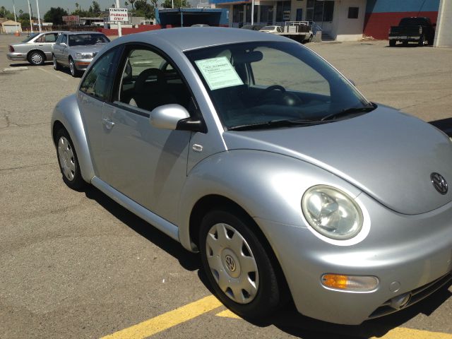 2002 Volkswagen New Beetle Quad Cab 4x2 Shortbox XLT