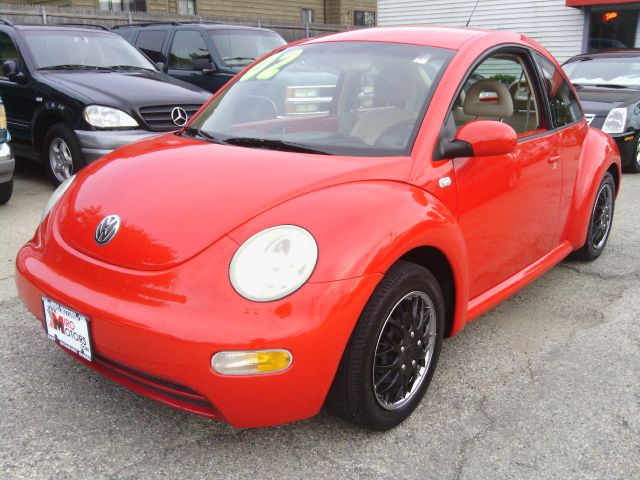 2002 Volkswagen New Beetle S Sedan