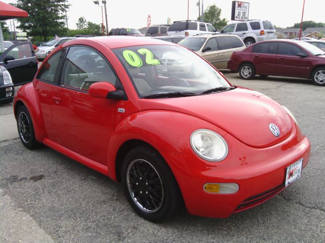 2002 Volkswagen New Beetle S Sedan