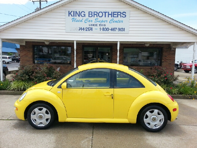 2002 Volkswagen New Beetle Quad Cab 4x2 Shortbox XLT