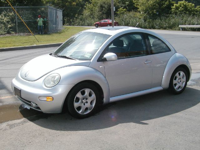 2002 Volkswagen New Beetle Quad Cab 4x2 Shortbox XLT