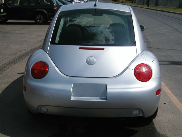 2002 Volkswagen New Beetle Quad Cab 4x2 Shortbox XLT