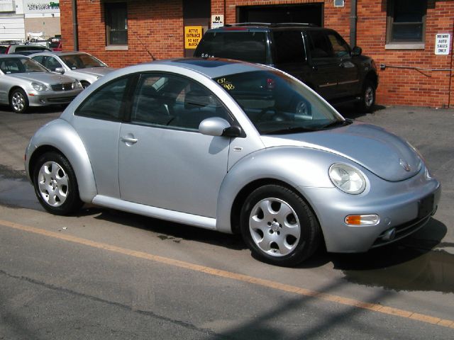 2002 Volkswagen New Beetle Quad Cab 4x2 Shortbox XLT