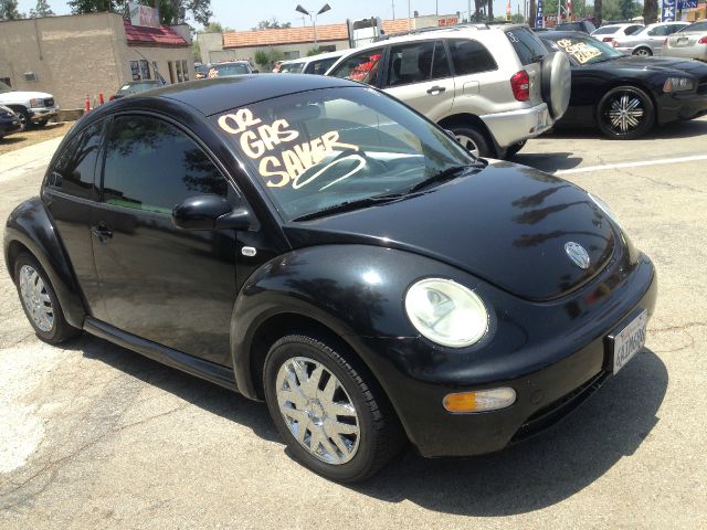 2002 Volkswagen New Beetle S Sedan