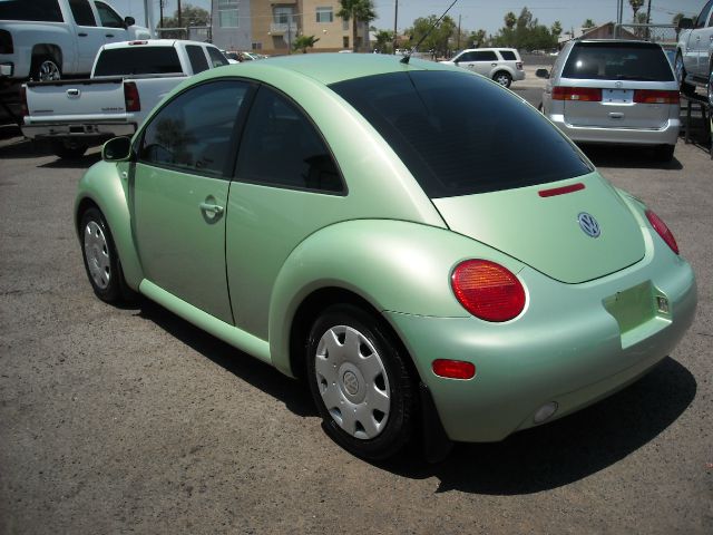 2002 Volkswagen New Beetle Quad Cab 4x2 Shortbox XLT