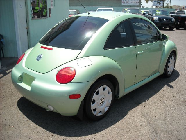 2002 Volkswagen New Beetle Quad Cab 4x2 Shortbox XLT