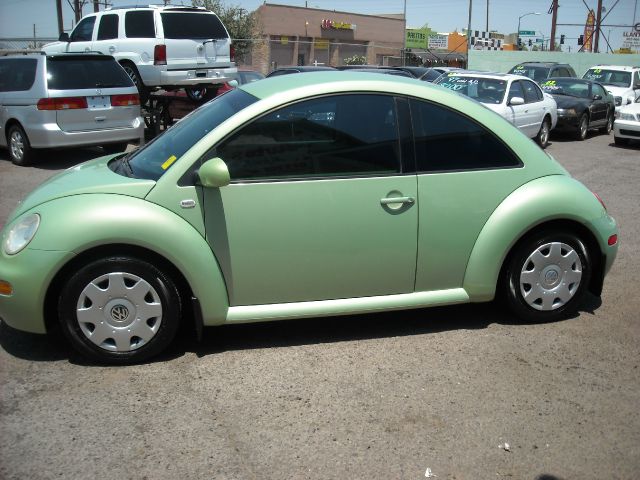 2002 Volkswagen New Beetle Quad Cab 4x2 Shortbox XLT