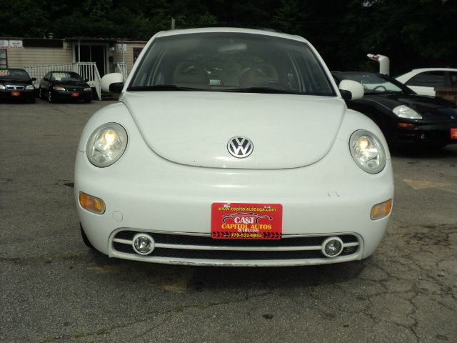 2002 Volkswagen New Beetle Quad Cab 4x2 Shortbox XLT
