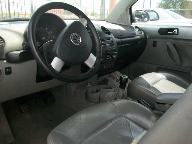 2002 Volkswagen New Beetle Quad Cab 4x2 Shortbox XLT