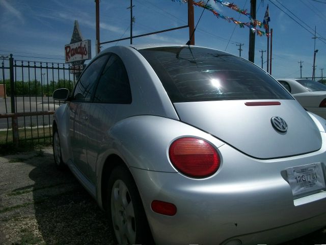 2002 Volkswagen New Beetle Quad Cab 4x2 Shortbox XLT
