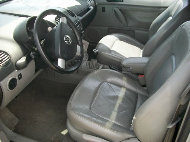 2002 Volkswagen New Beetle Quad Cab 4x2 Shortbox XLT