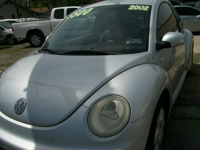 2002 Volkswagen New Beetle Quad Cab 4x2 Shortbox XLT