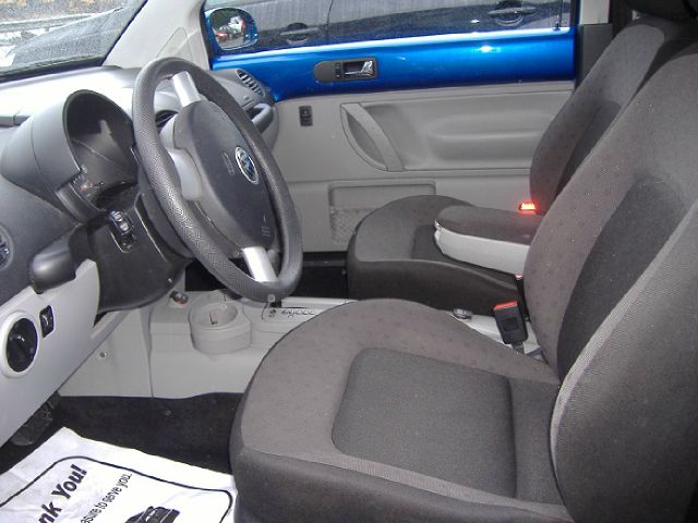 2002 Volkswagen New Beetle Quad Cab 4x2 Shortbox XLT