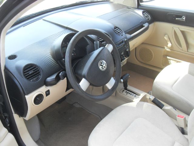 2002 Volkswagen New Beetle S Sedan