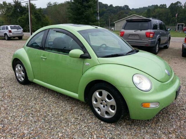 2002 Volkswagen New Beetle FWD 4dr Sport