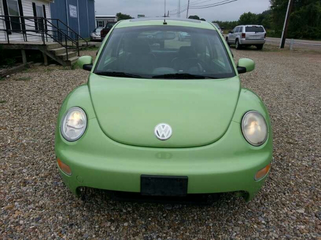 2002 Volkswagen New Beetle FWD 4dr Sport