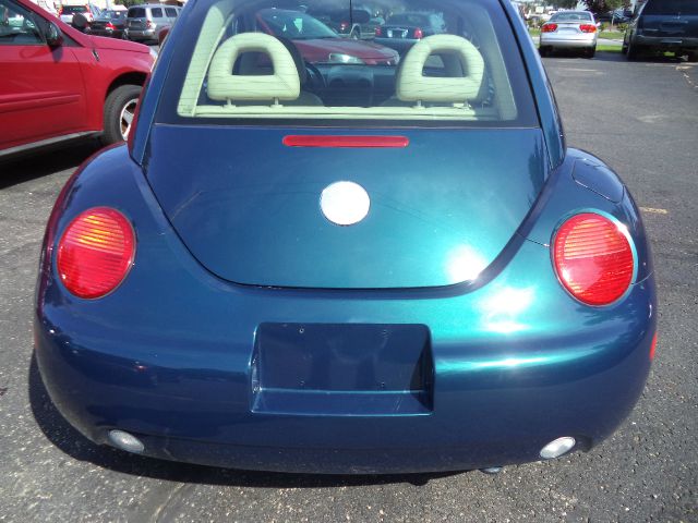 2002 Volkswagen New Beetle Quad Cab 4x2 Shortbox XLT