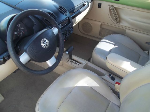 2002 Volkswagen New Beetle Quad Cab 4x2 Shortbox XLT