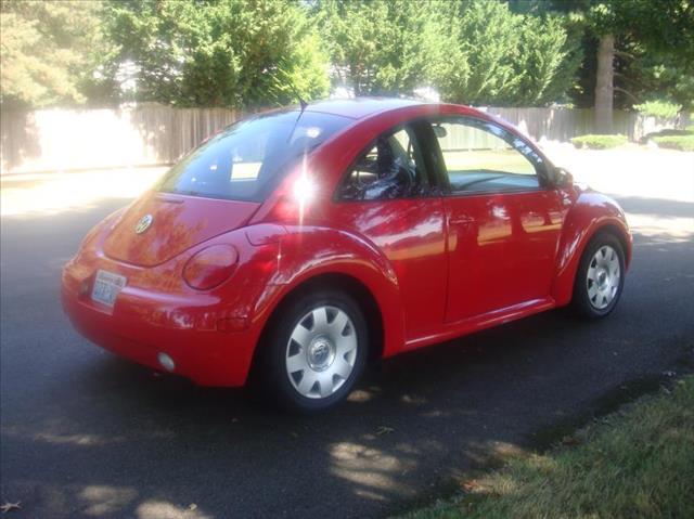 2002 Volkswagen New Beetle S Sedan