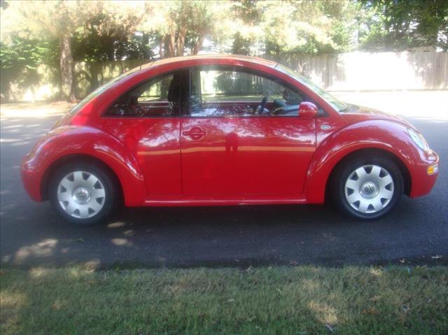 2002 Volkswagen New Beetle S Sedan