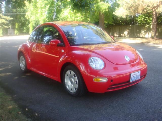 2002 Volkswagen New Beetle S Sedan