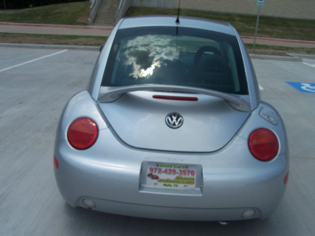 2002 Volkswagen New Beetle Quad Cab 4x2 Shortbox XLT