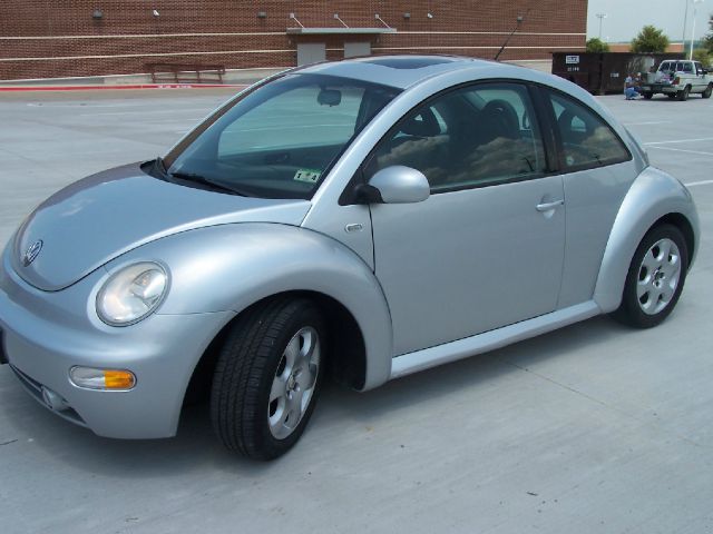 2002 Volkswagen New Beetle Quad Cab 4x2 Shortbox XLT