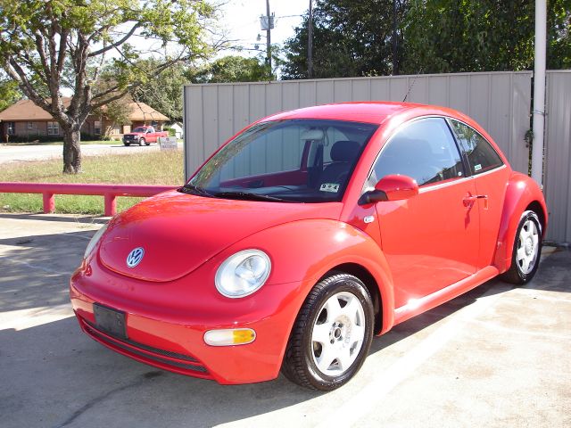 2002 Volkswagen New Beetle S Sedan