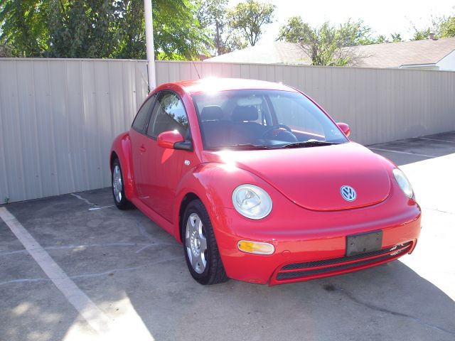 2002 Volkswagen New Beetle S Sedan