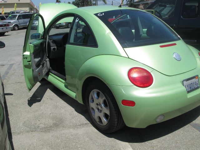 2002 Volkswagen New Beetle Quad Cab 4x2 Shortbox XLT