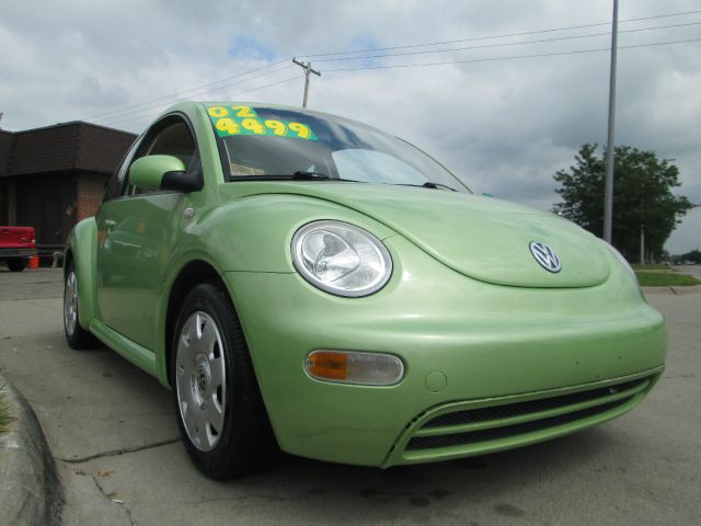 2002 Volkswagen New Beetle S Sedan