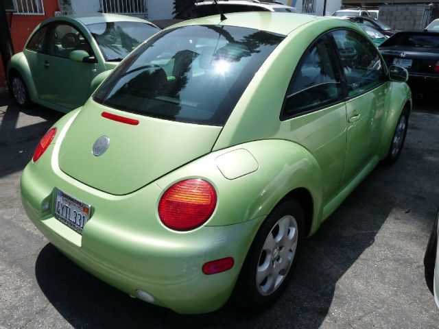 2002 Volkswagen New Beetle Quad Cab 4x2 Shortbox XLT