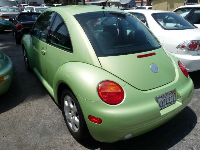 2002 Volkswagen New Beetle Quad Cab 4x2 Shortbox XLT