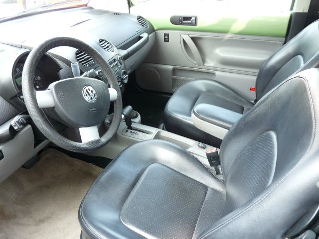 2002 Volkswagen New Beetle Quad Cab 4x2 Shortbox XLT