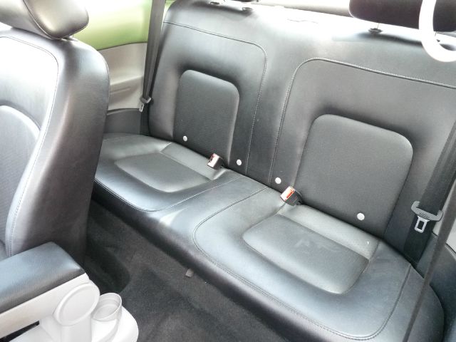 2002 Volkswagen New Beetle Quad Cab 4x2 Shortbox XLT