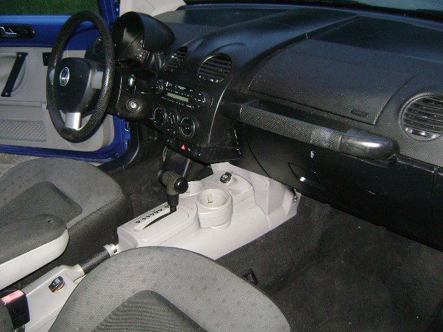 2002 Volkswagen New Beetle Quad Cab 4x2 Shortbox XLT