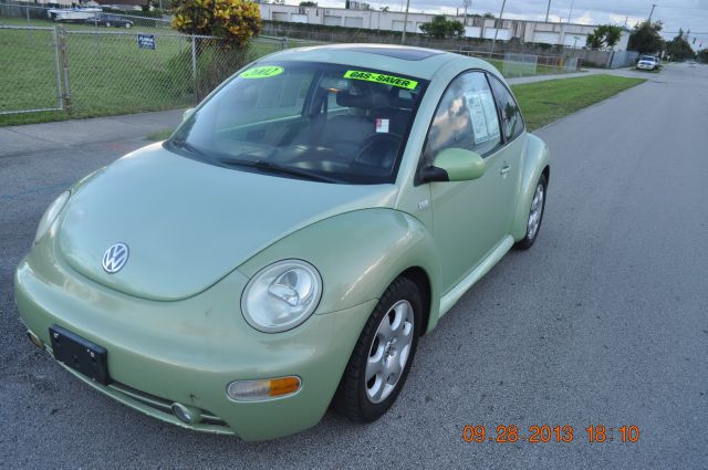 2002 Volkswagen New Beetle Quad Cab 4x2 Shortbox XLT