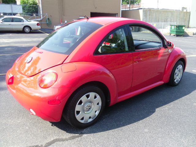 2002 Volkswagen New Beetle 4dr 112 WB AWD