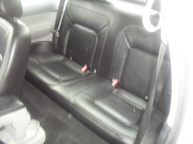 2002 Volkswagen New Beetle Quad Cab 4x2 Shortbox XLT