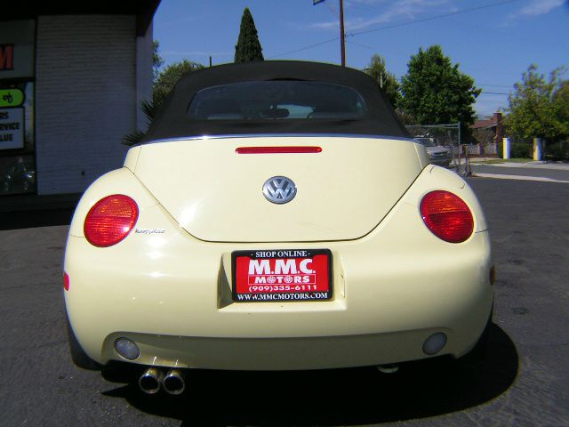 2003 Volkswagen New Beetle 29