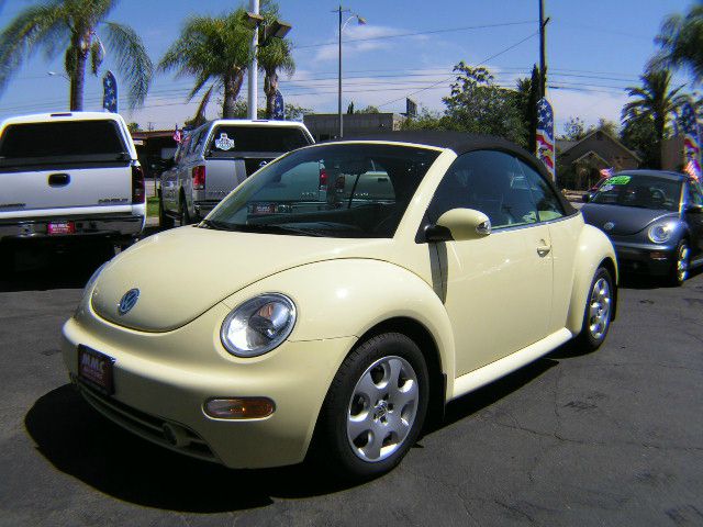 2003 Volkswagen New Beetle 29