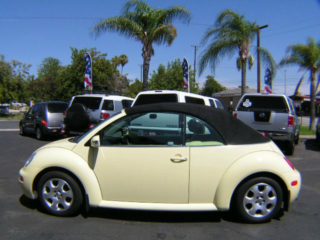 2003 Volkswagen New Beetle 29