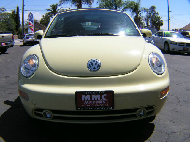 2003 Volkswagen New Beetle 29